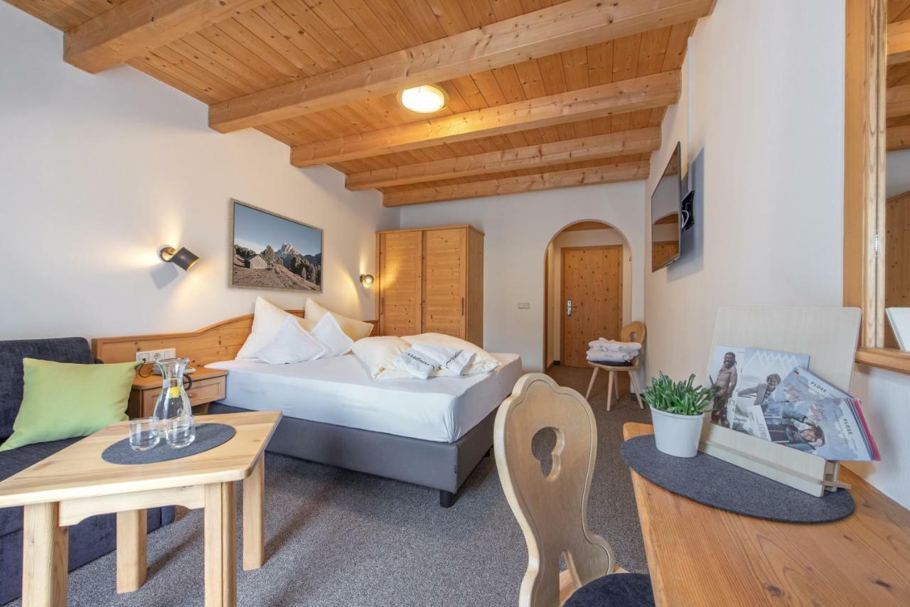 Hotel Torgglerhof Брессаноне Экстерьер фото