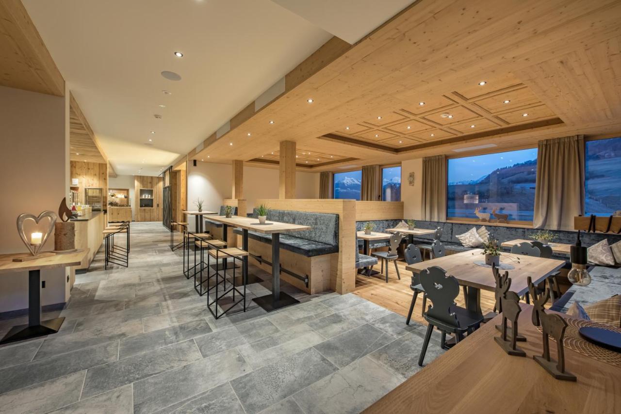 Hotel Torgglerhof Брессаноне Экстерьер фото